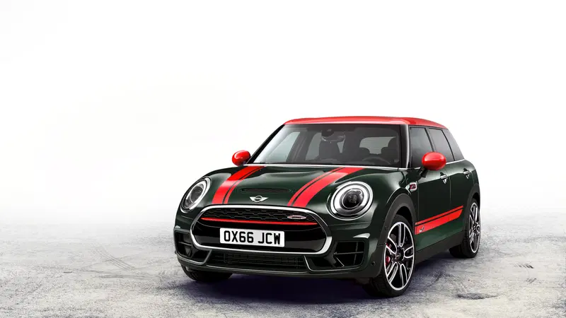 Mini John Cooper Works Clubman, l'esordio a Parigi