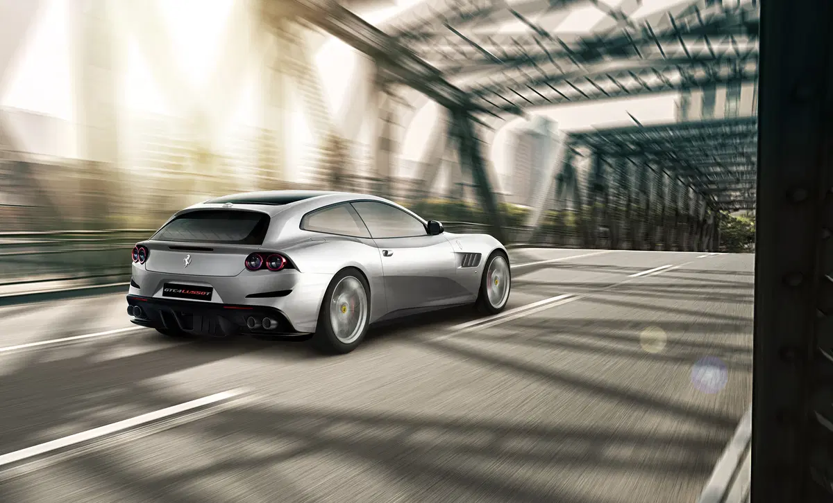 Ferrari GTC4Lusso T al Salone di Parigi 2016 (3)
