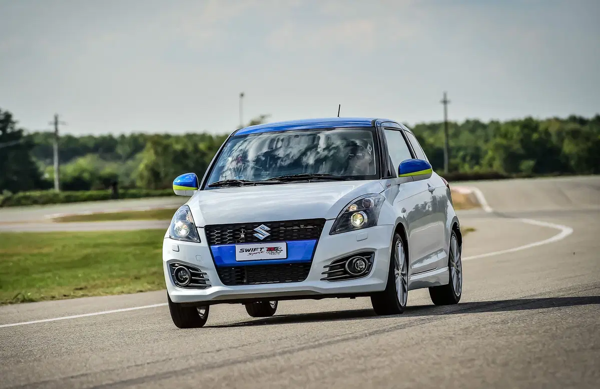 Suzuki Swift GSX-RR | Test drive #AMboxing (2)