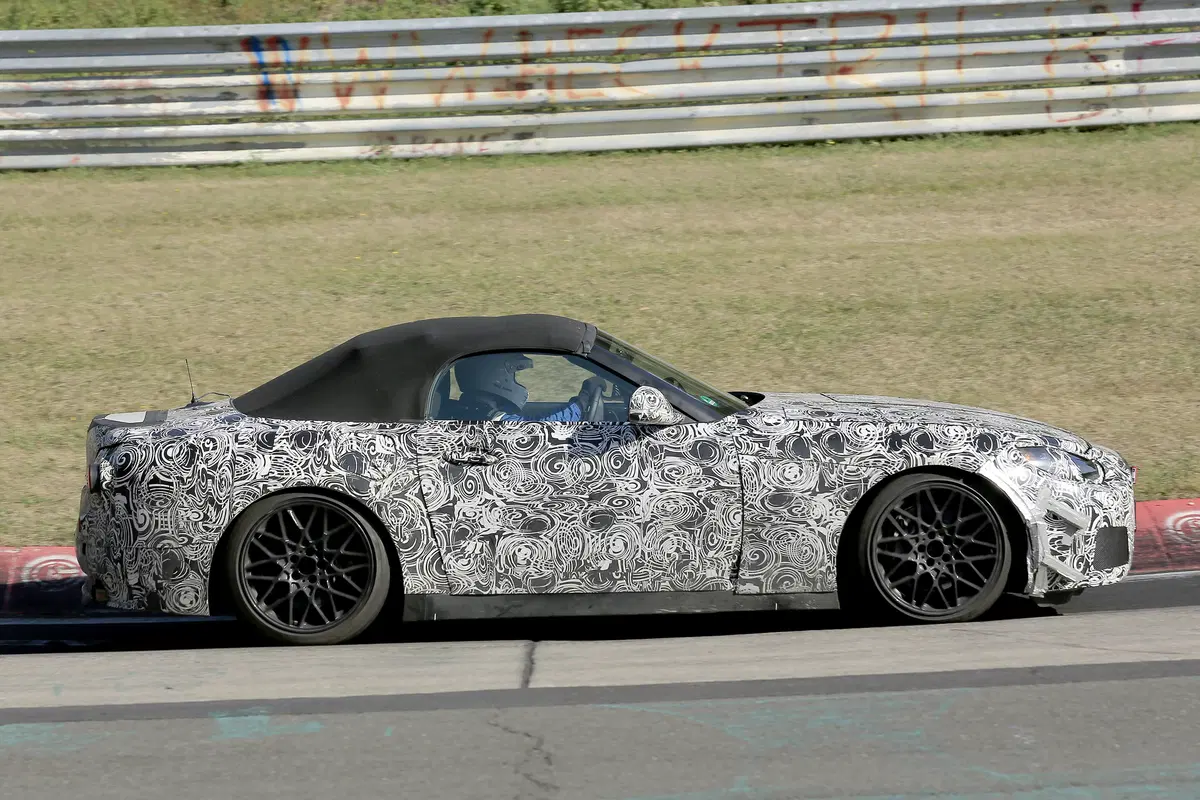 Nuova BMW Z5: ancora foto spia, questa volta al Ring (7)