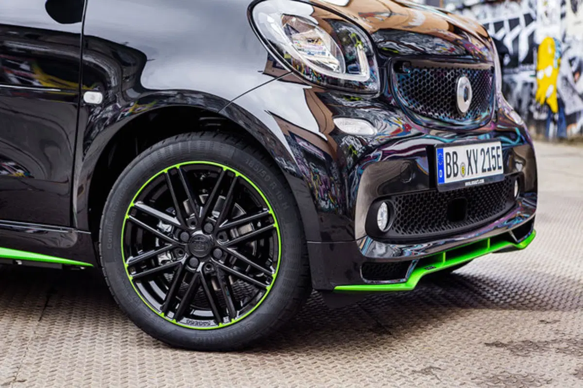 smart: a Parigi arriva l'intera gamma elettrica