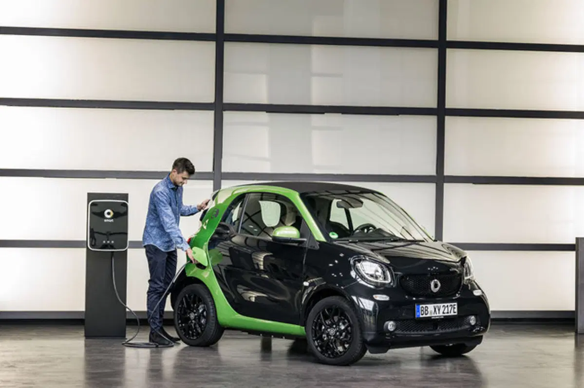 smart: a Parigi arriva l'intera gamma elettrica (14)
