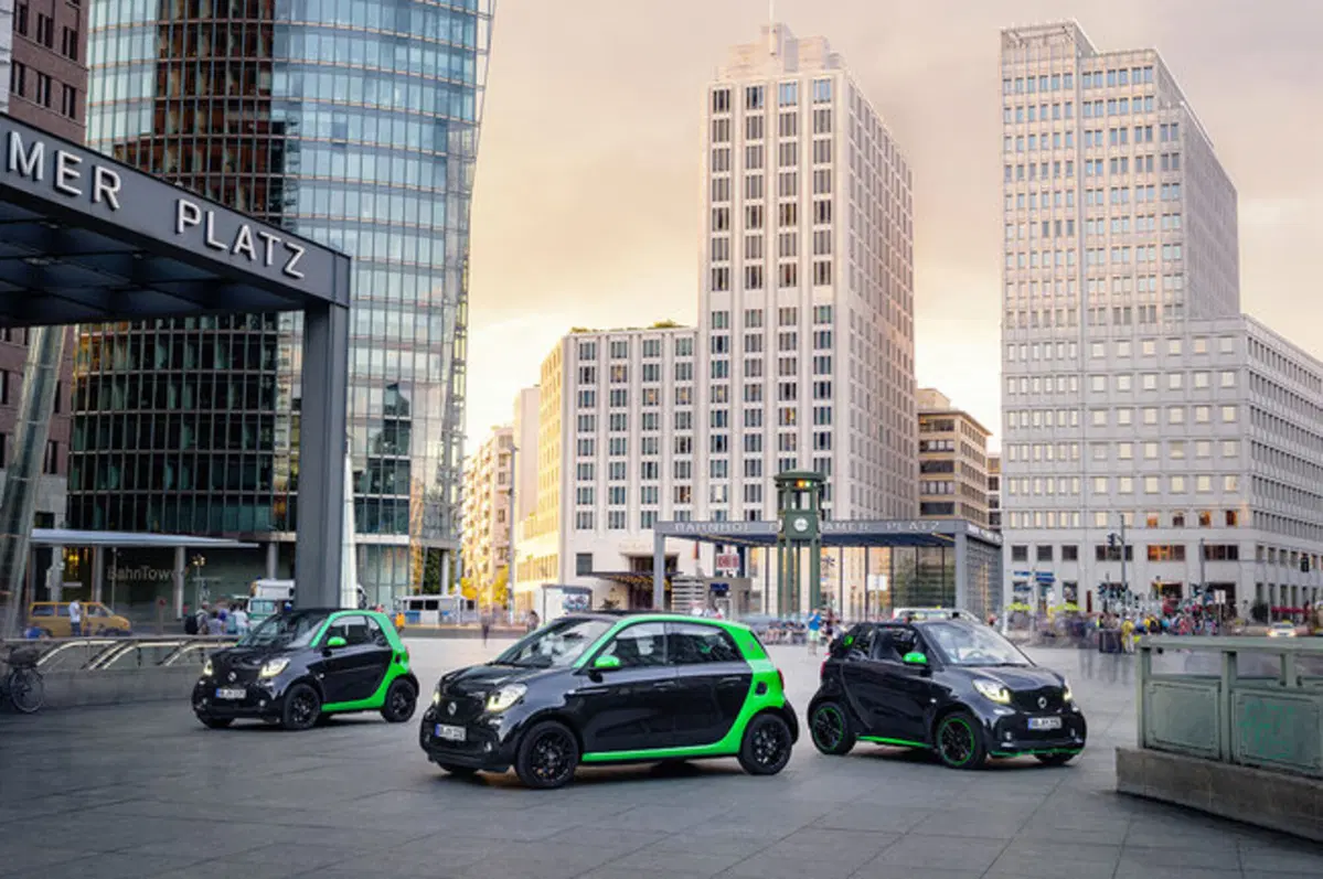 smart: a Parigi arriva l'intera gamma elettrica (15)