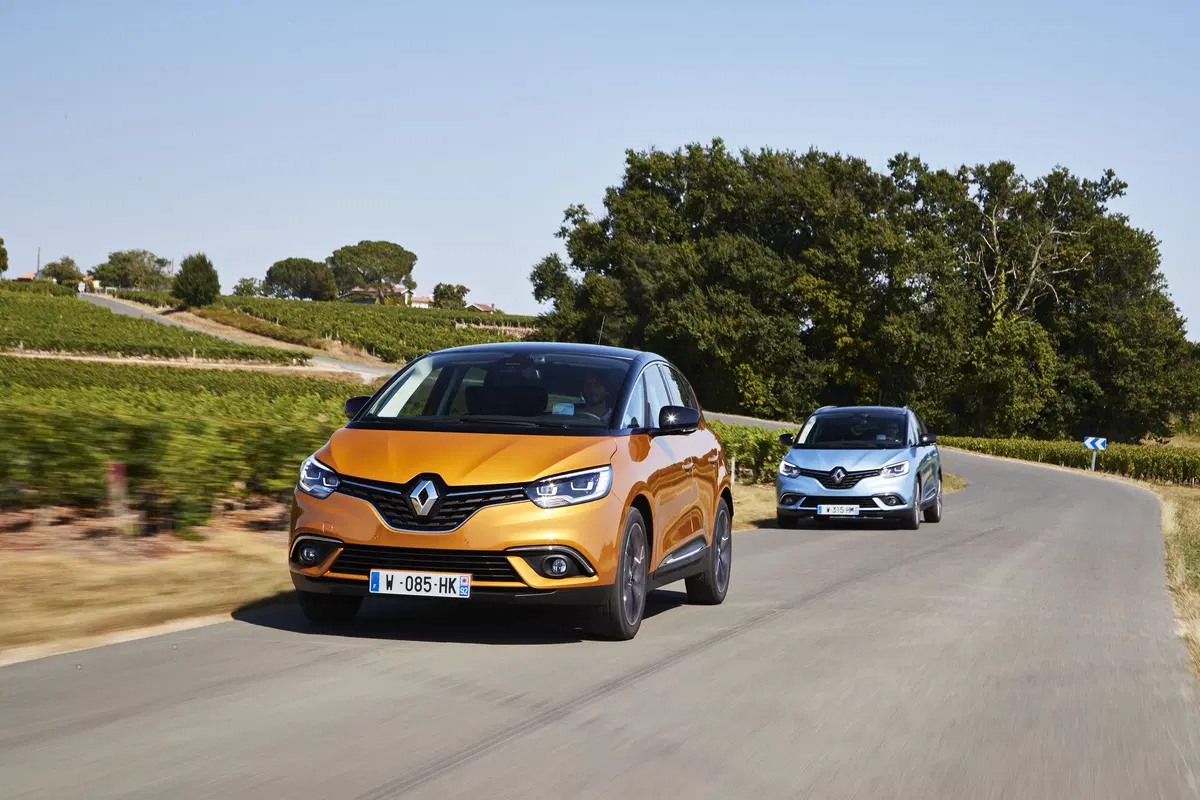 Nuova Renault Scenic (Hybrid Assist) 2017 [Video primo test] (3)