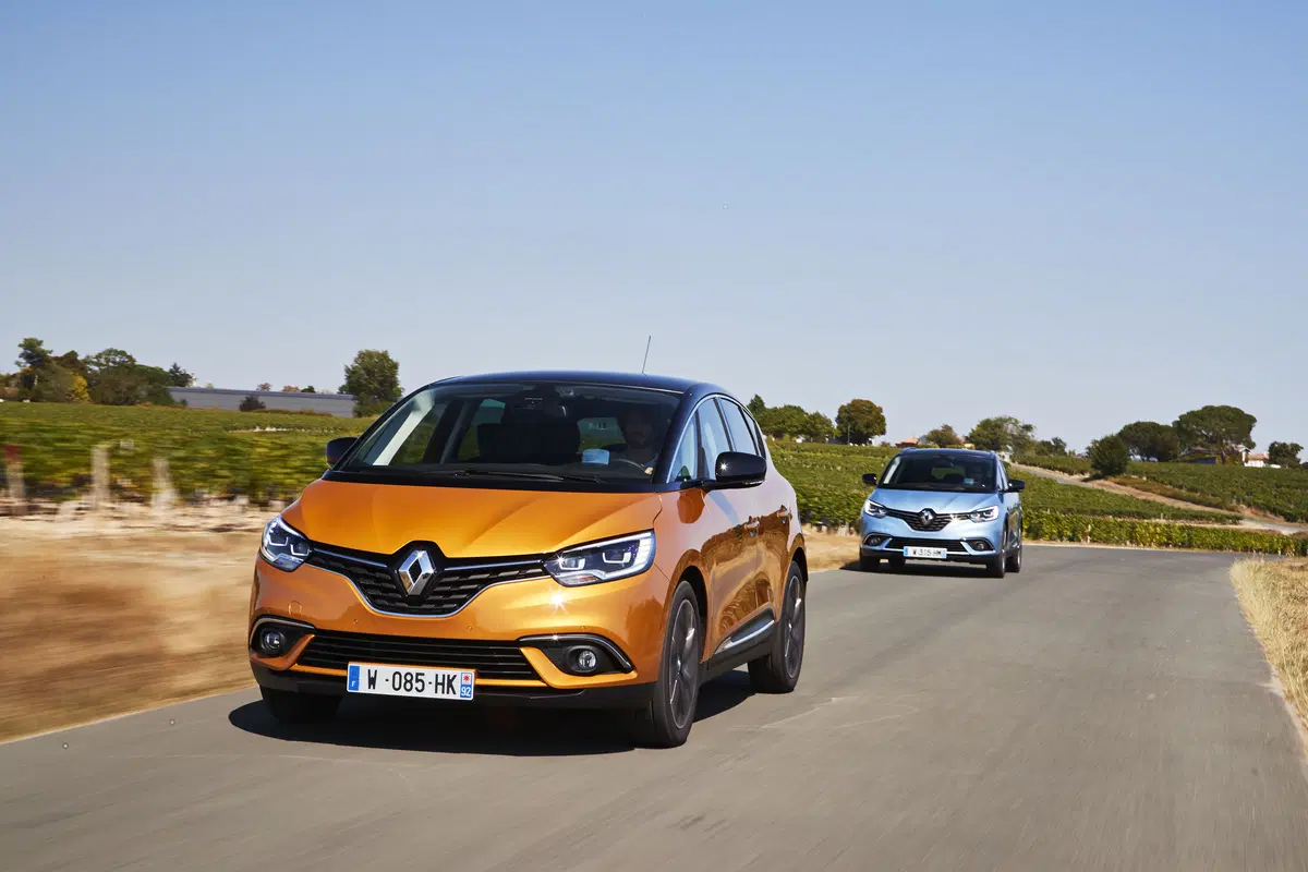 Nuova Renault Scenic (Hybrid Assist) 2017 [Video primo test] (5)