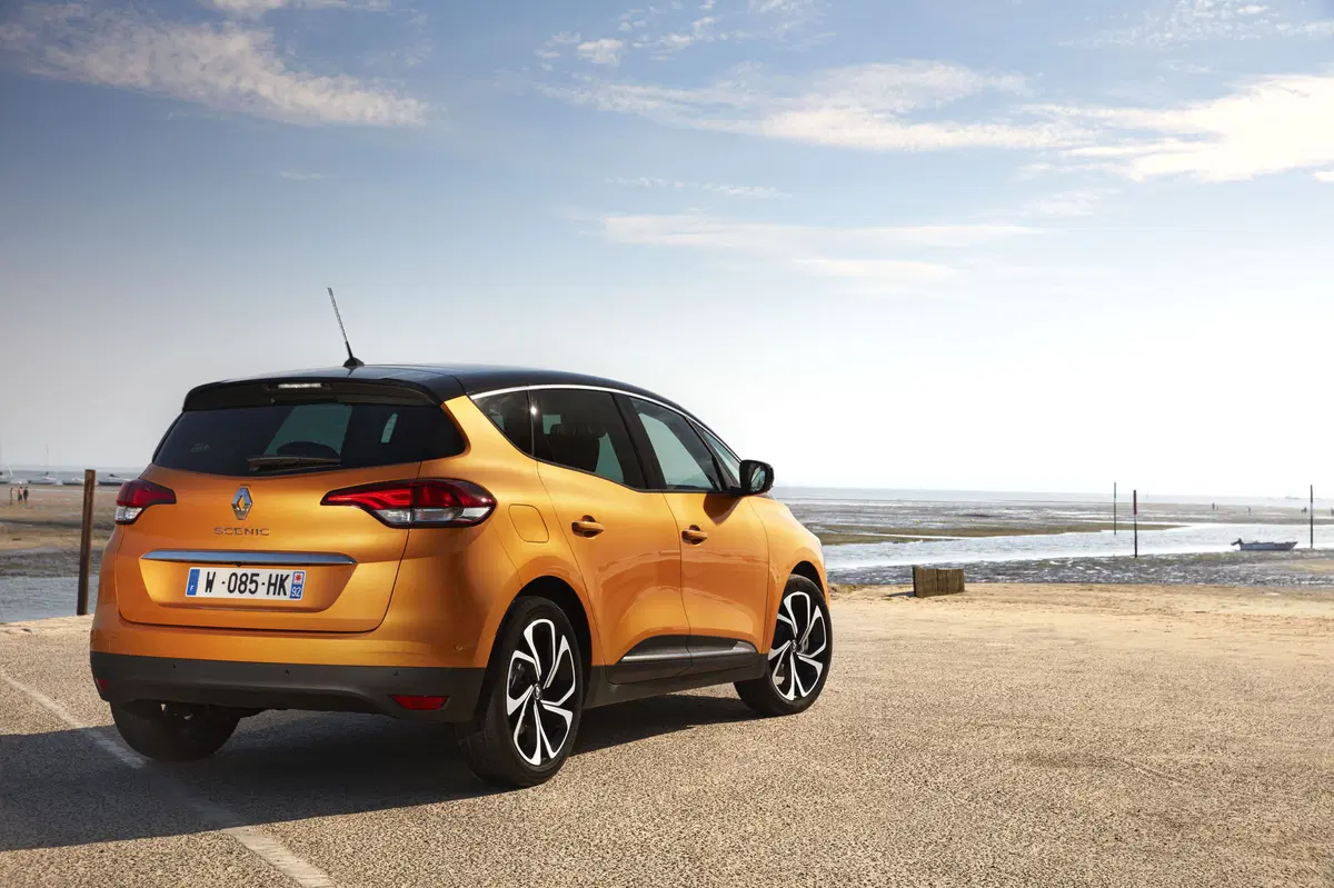 Nuova Renault Scenic (Hybrid Assist) 2017 [Video primo test] (8)