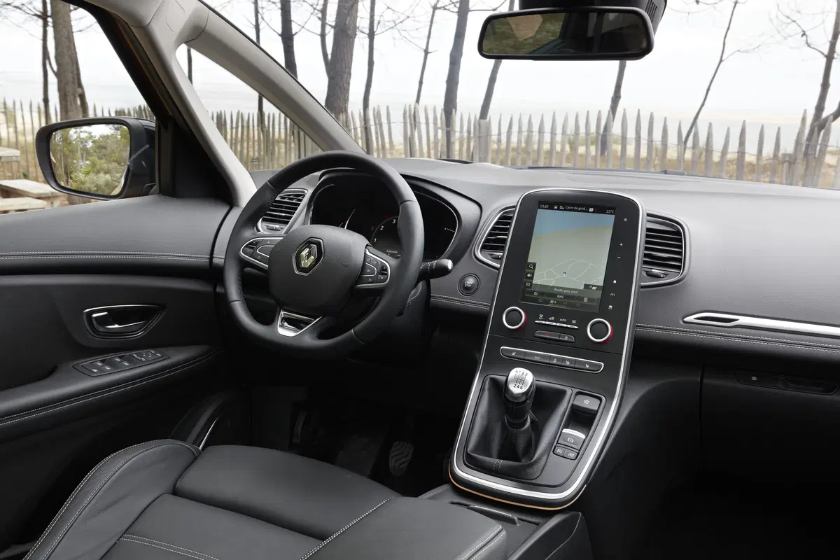 Nuova Renault Scenic (Hybrid Assist) 2017 [Video primo test] (48)