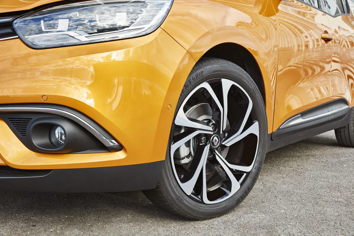 Nuova Renault Scenic (Hybrid Assist) 2017 [Video primo test] (31)