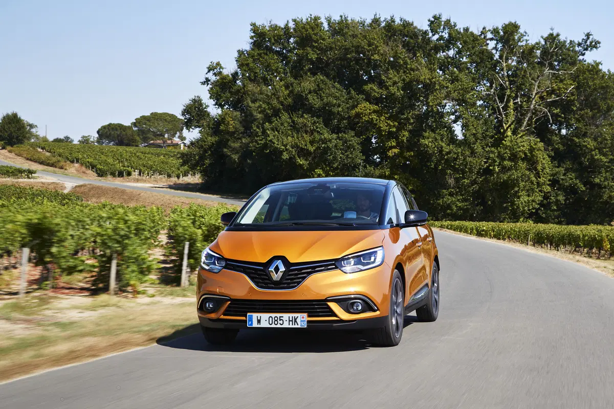 Nuova Renault Scenic (Hybrid Assist) 2017 [Video primo test] (22)