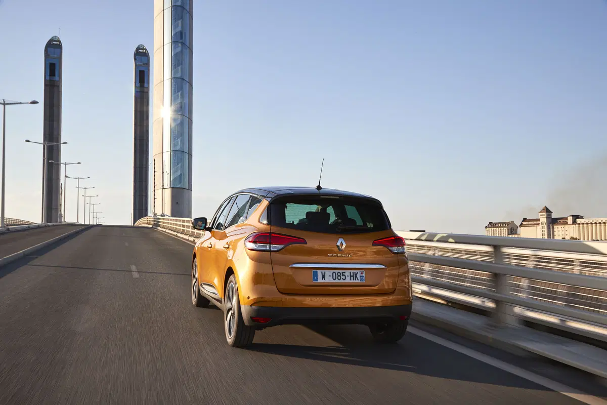 Nuova Renault Scenic (Hybrid Assist) 2017 [Video primo test] (30)