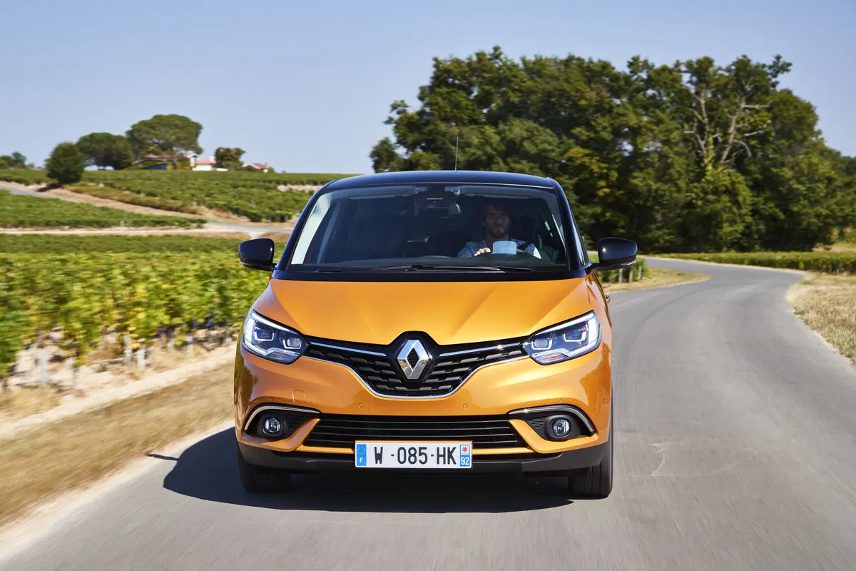 Nuova Renault Scenic (Hybrid Assist) 2017 [Video primo test] (23)
