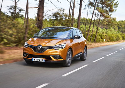 Nuova Renault Scenic (Hybrid Assist) 2017 [Video primo test]