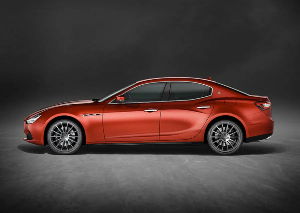 Maserati Ghibli 2017: arriverà a Parigi (13)