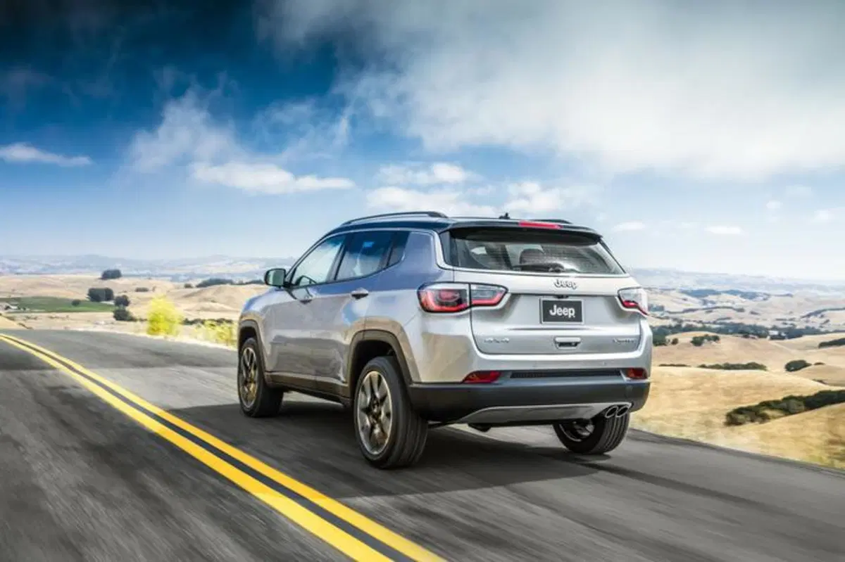 Nuova Jeep Compass: le prime immagini ufficiali