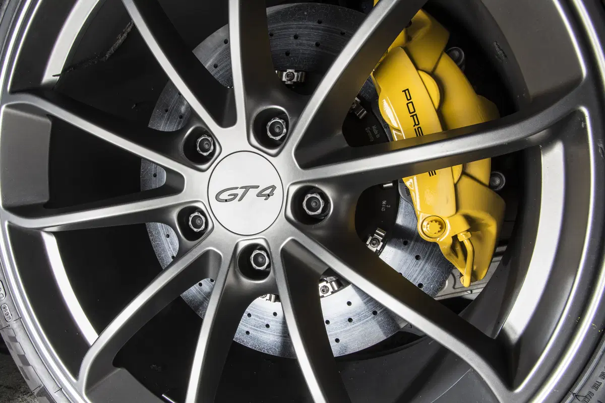 Porsche Cayman GT4 Clubsport [Video prova in pista] (9)