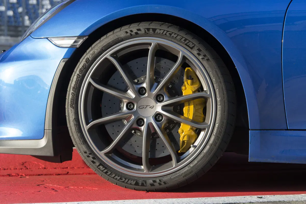Porsche Cayman GT4 Clubsport [Video prova in pista] (14)