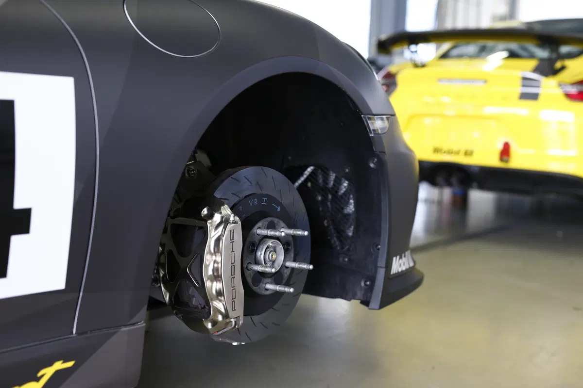Porsche Cayman GT4 Clubsport [Video prova in pista] (41)