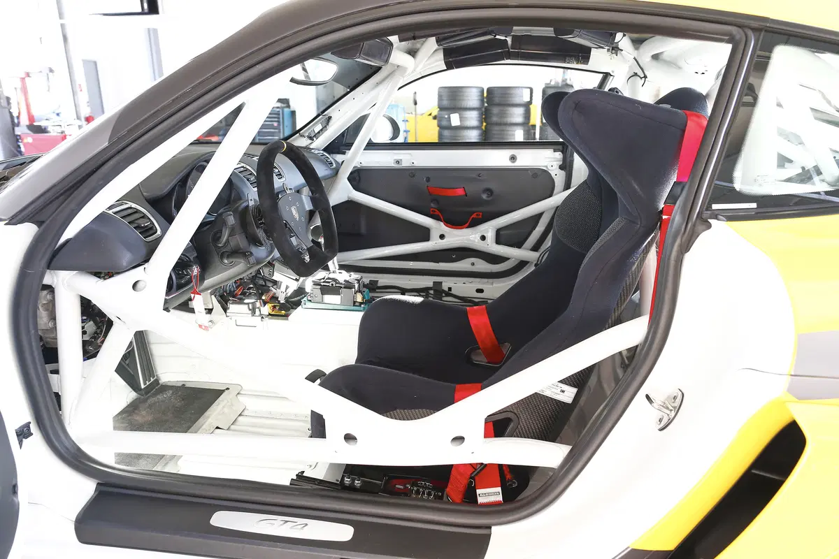 Porsche Cayman GT4 Clubsport [Video prova in pista] (48)
