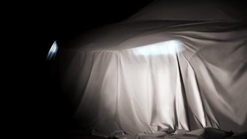 BMW X2, ecco i teaser prima del debutto a Parigi