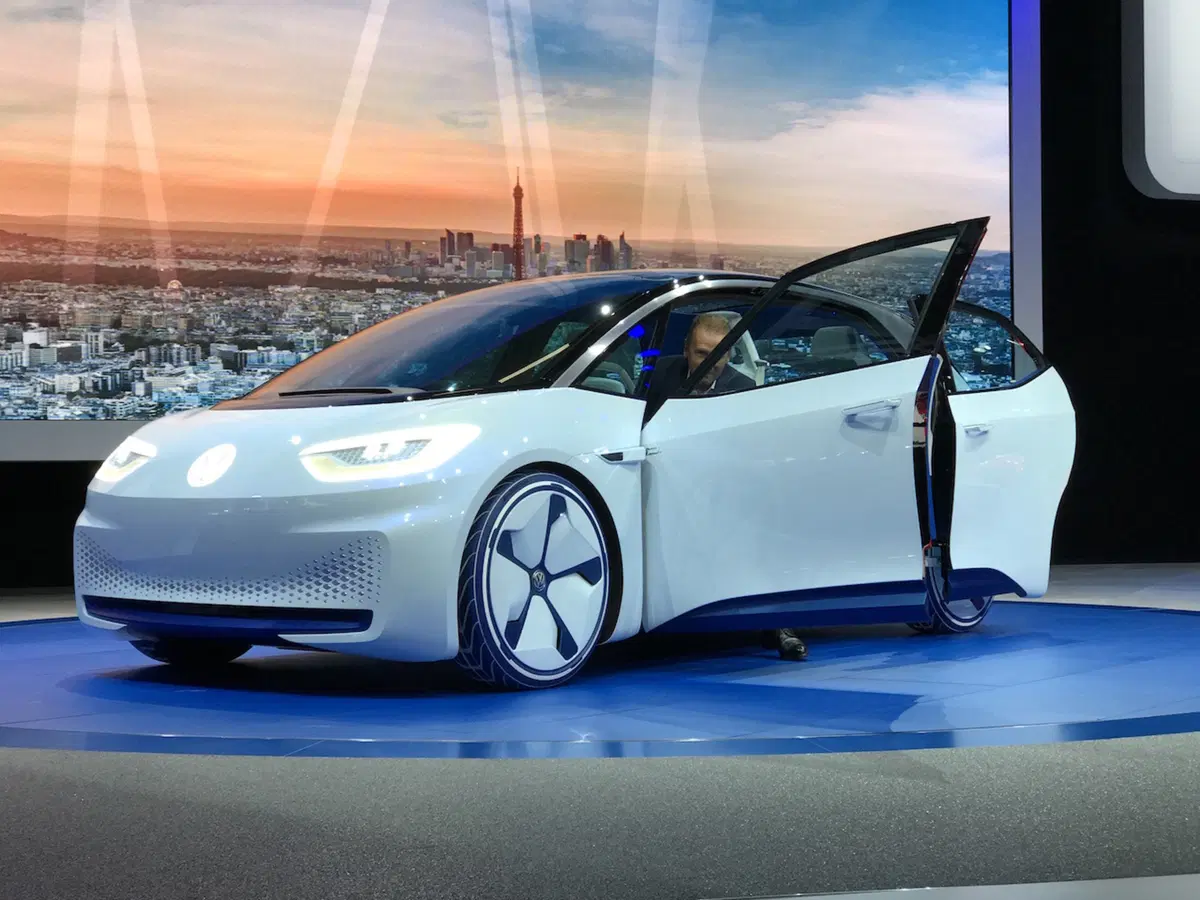 Salone di Parigi 2016, ecco la concept elettrica di Volkswagen (3)