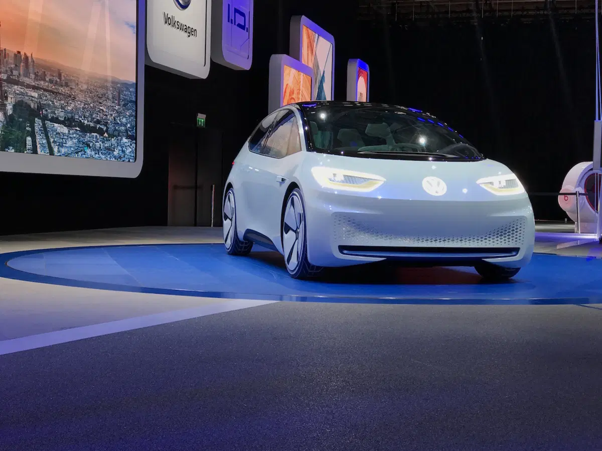 Salone di Parigi 2016, ecco la concept elettrica di Volkswagen (6)
