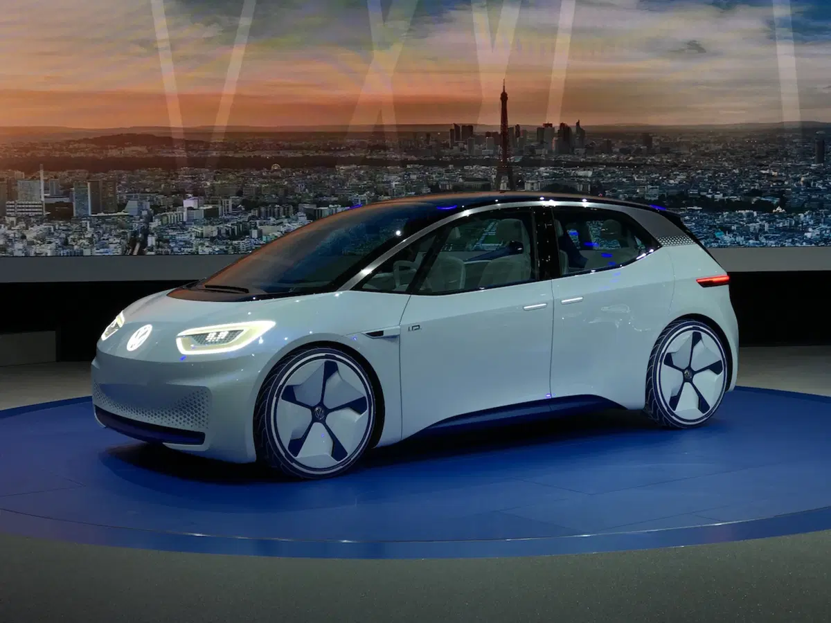 Salone di Parigi 2016, ecco la concept elettrica di Volkswagen (11)