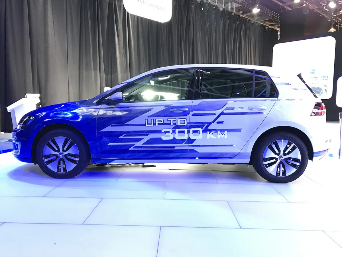Salone di Parigi 2016, ecco la concept elettrica di Volkswagen (7)