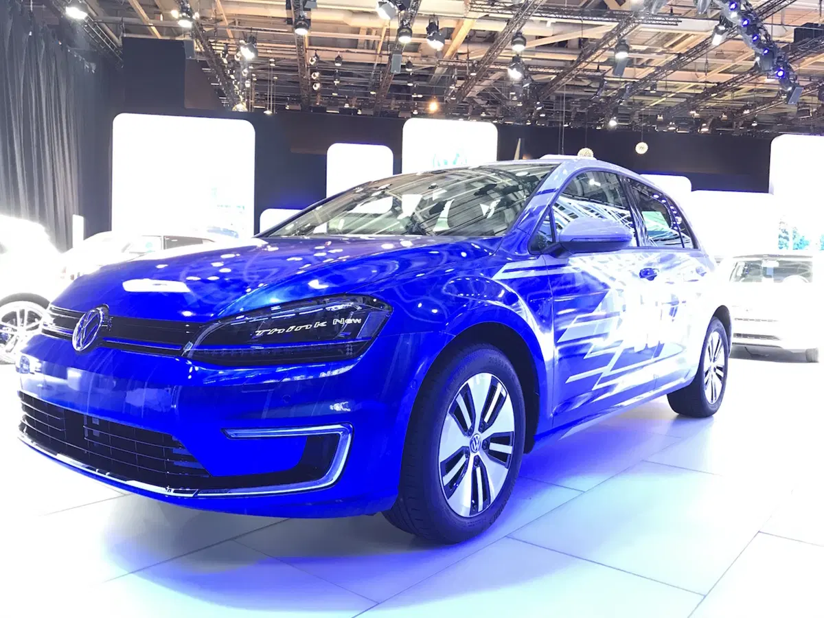 Salone di Parigi 2016, ecco la concept elettrica di Volkswagen (9)