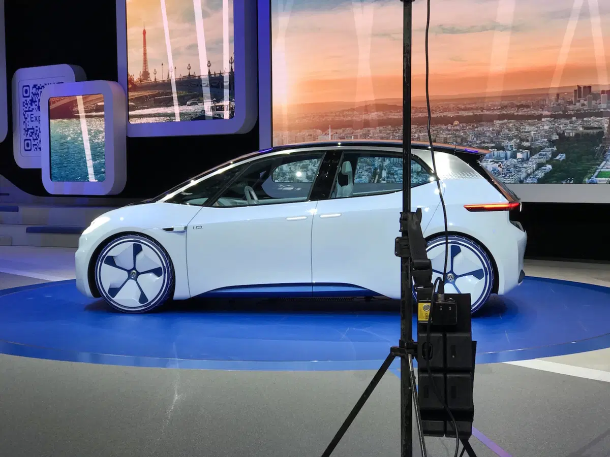 Salone di Parigi 2016, ecco la concept elettrica di Volkswagen (12)