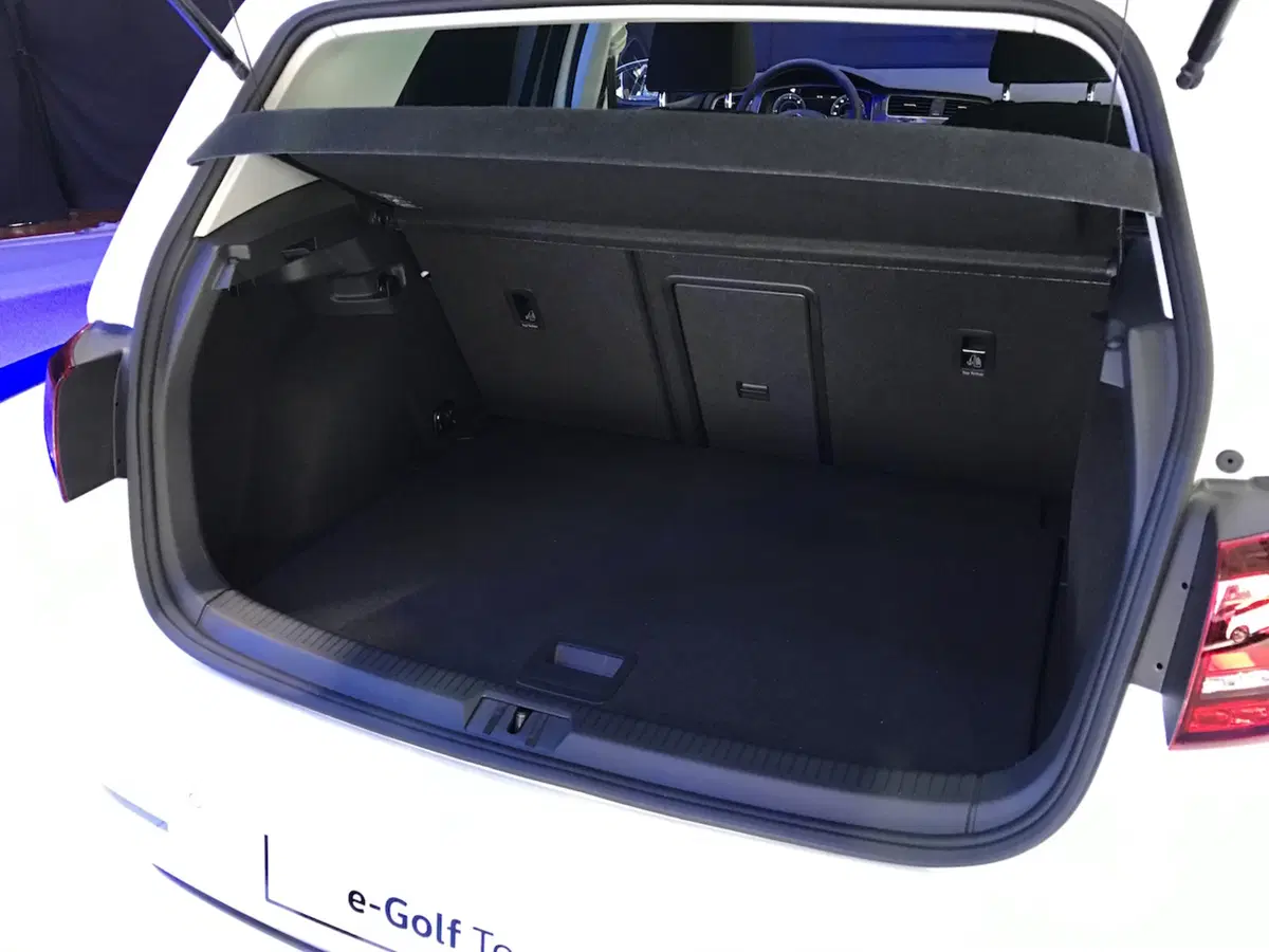 Salone di Parigi 2016, ecco la concept elettrica di Volkswagen (15)