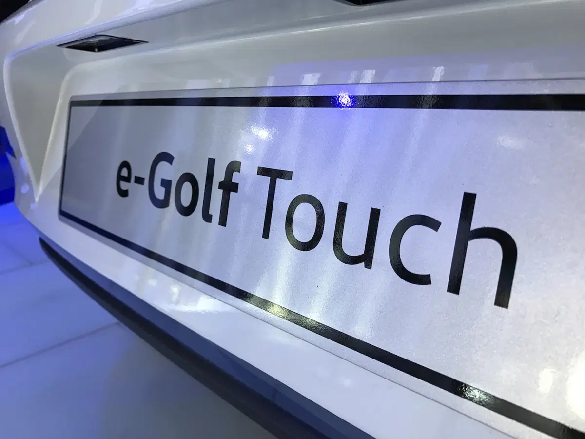 Salone di Parigi 2016, ecco la concept elettrica di Volkswagen (17)