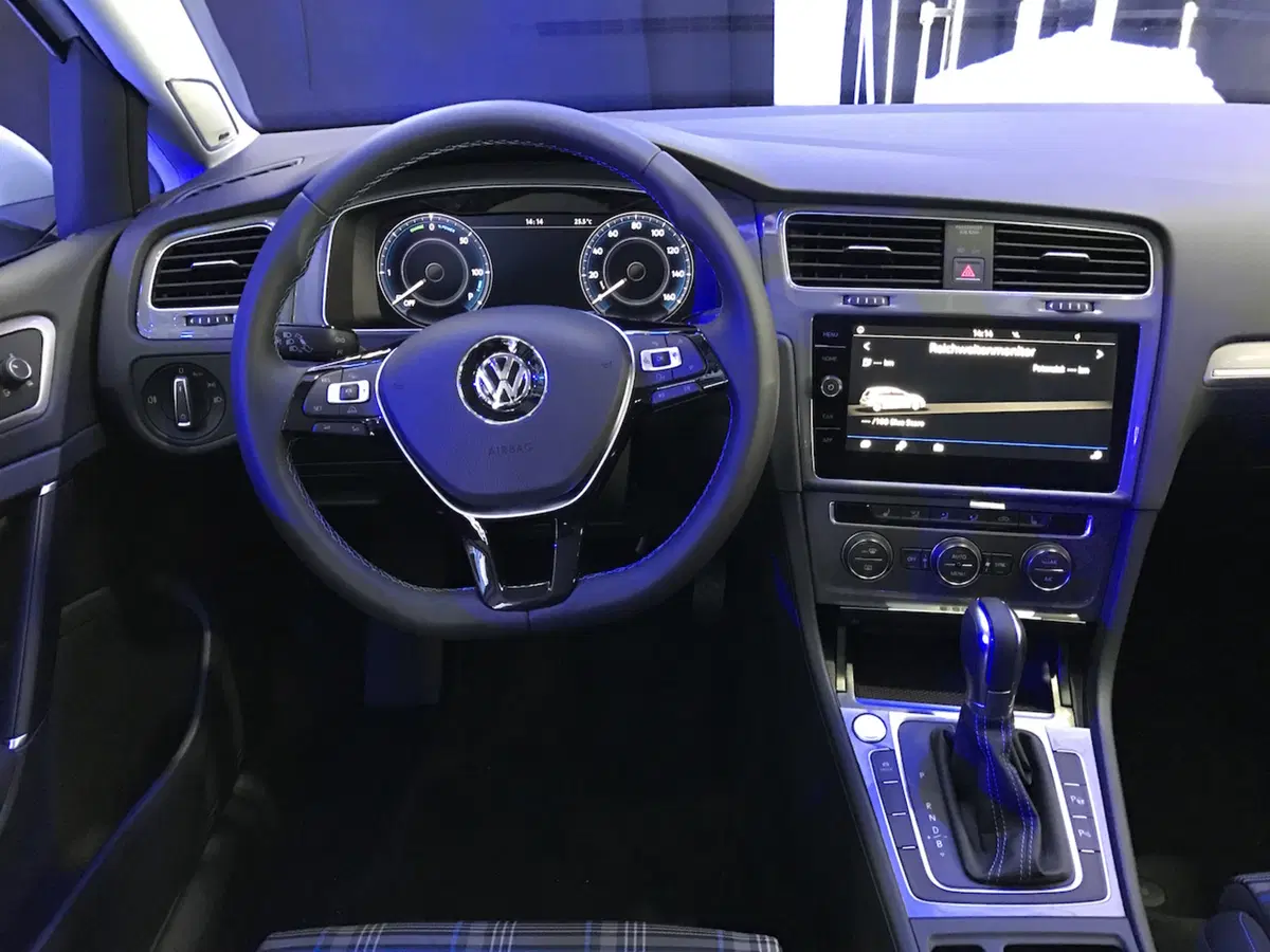 Salone di Parigi 2016, ecco la concept elettrica di Volkswagen (20)