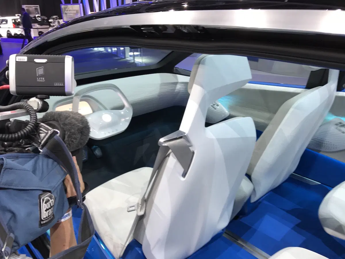 Salone di Parigi 2016, ecco la concept elettrica di Volkswagen (26)