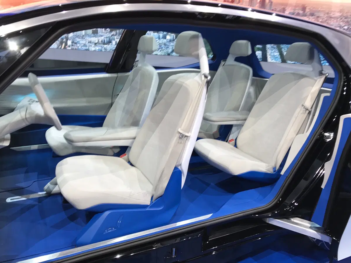 Salone di Parigi 2016, ecco la concept elettrica di Volkswagen (27)