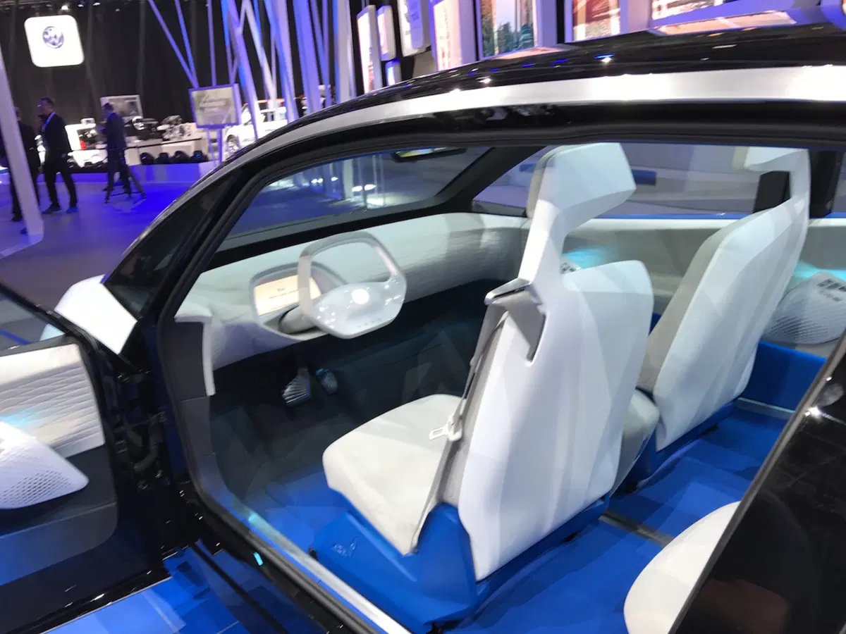 Salone di Parigi 2016, ecco la concept elettrica di Volkswagen (34)