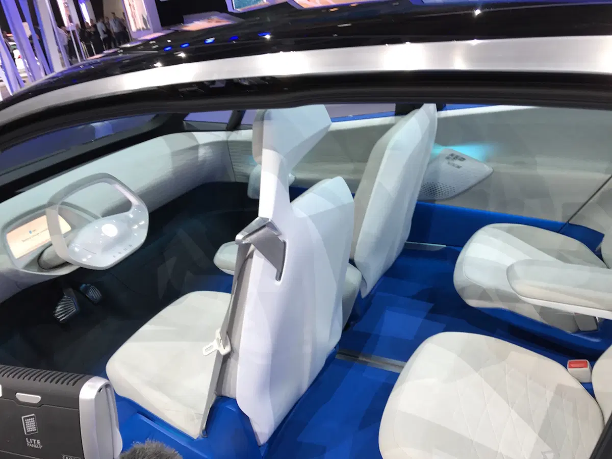 Salone di Parigi 2016, ecco la concept elettrica di Volkswagen (36)
