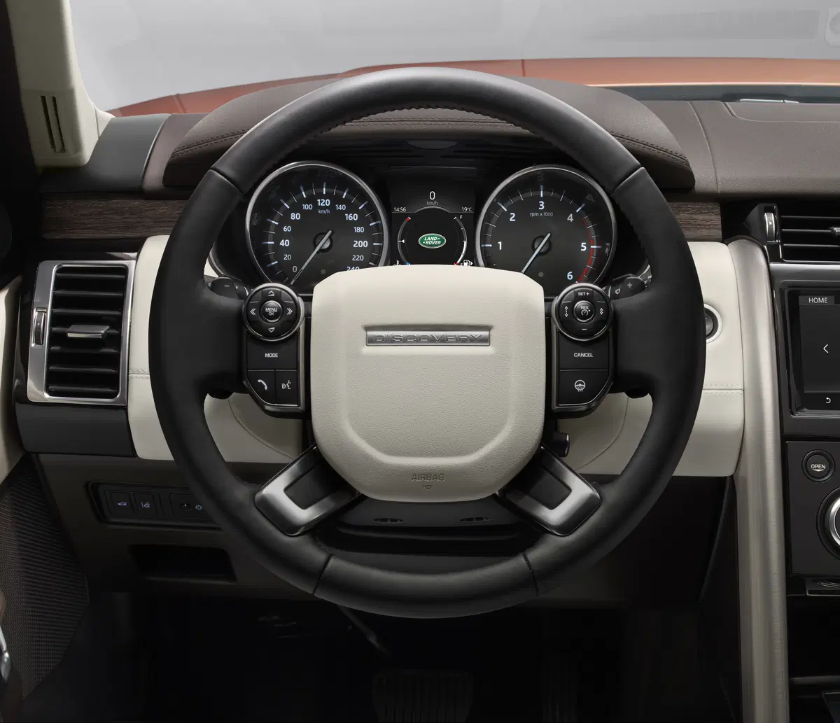 Salone di Parigi 2016: ecco la nuova Land Rover Discovery  (9)
