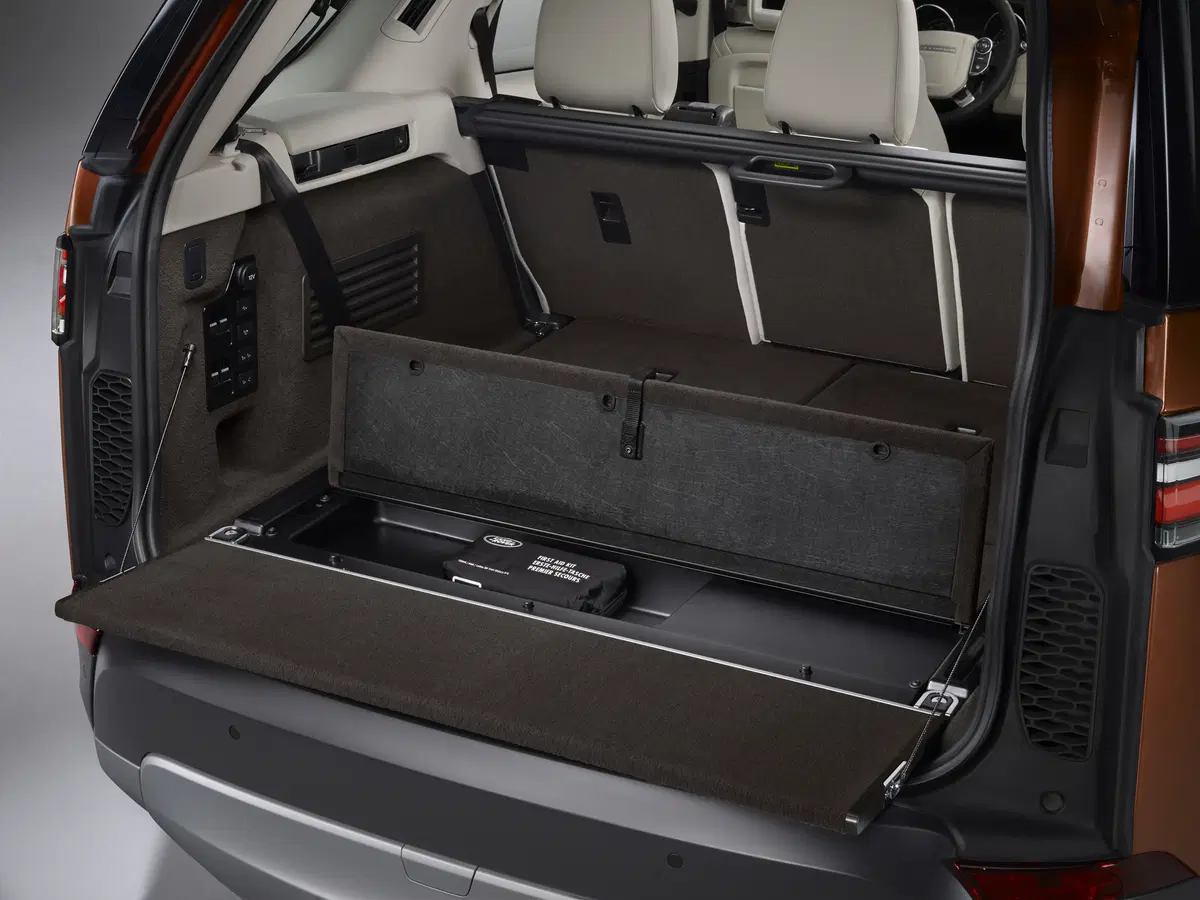 Salone di Parigi 2016: ecco la nuova Land Rover Discovery  (25)