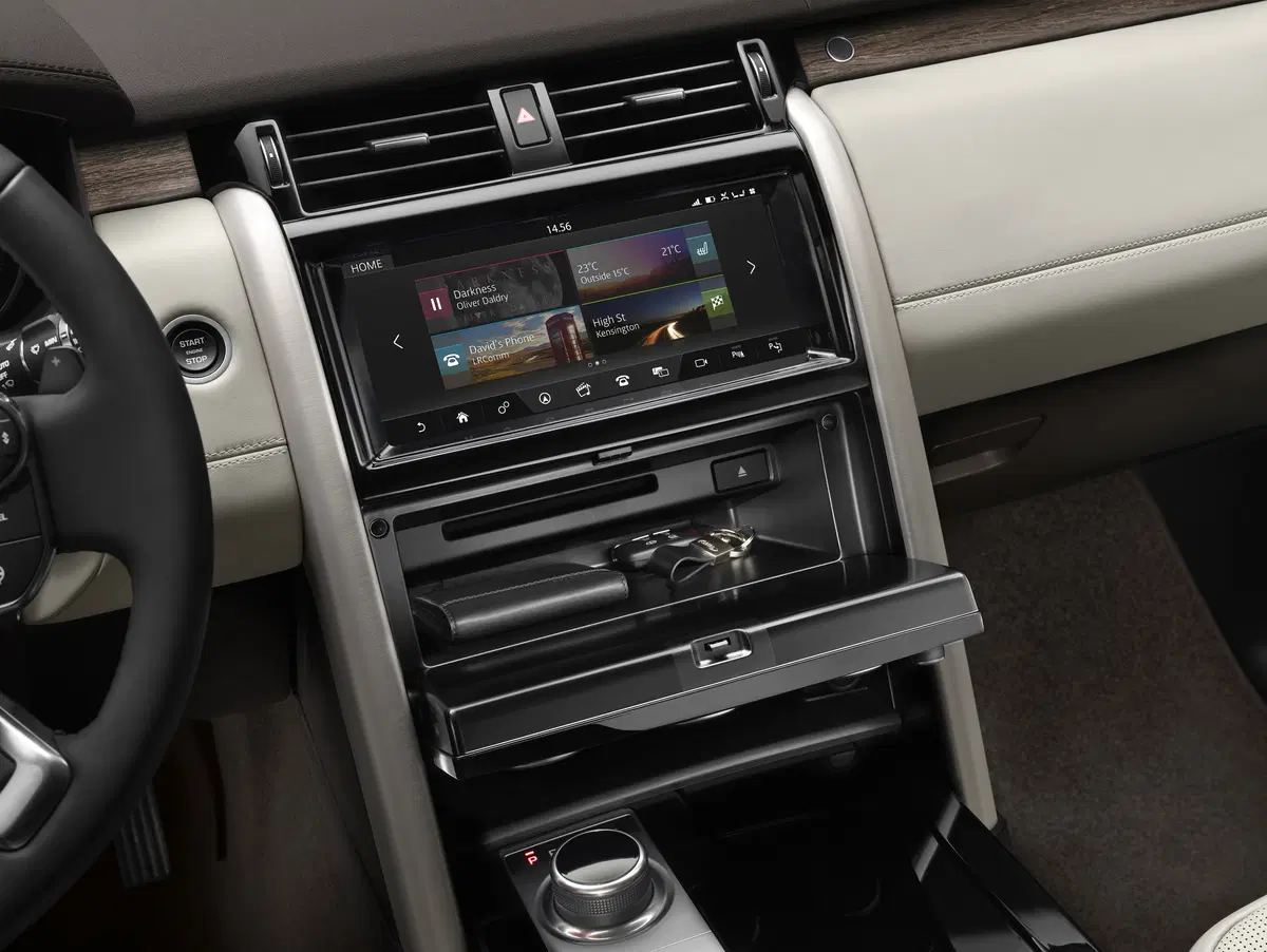 Salone di Parigi 2016: ecco la nuova Land Rover Discovery  (22)