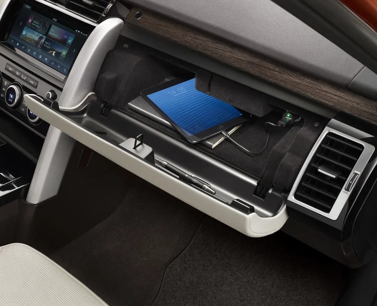 Salone di Parigi 2016: ecco la nuova Land Rover Discovery  (27)