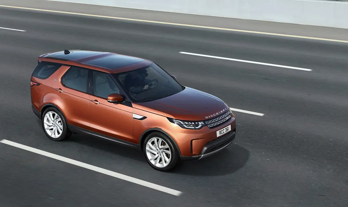Salone di Parigi 2016: ecco la nuova Land Rover Discovery  (50)