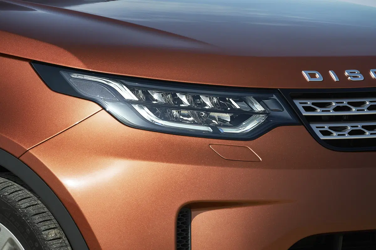Salone di Parigi 2016: ecco la nuova Land Rover Discovery  (51)