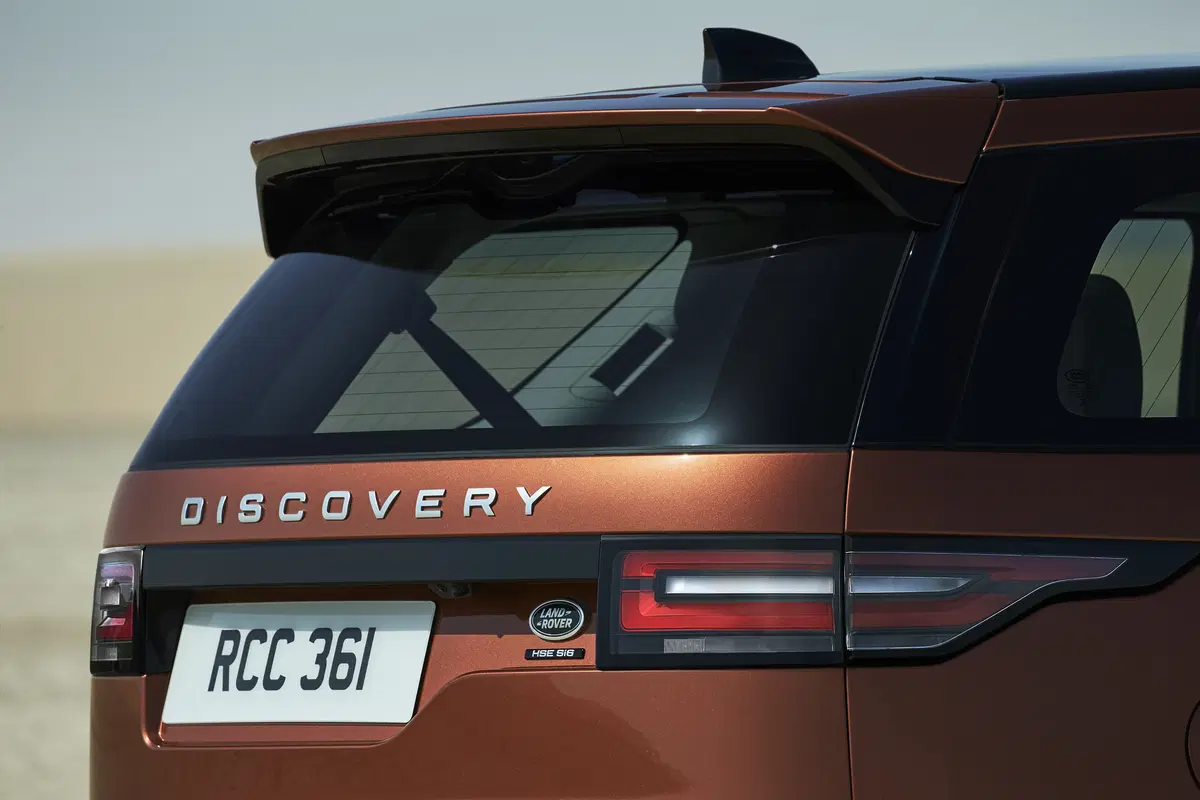 Salone di Parigi 2016: ecco la nuova Land Rover Discovery  (52)