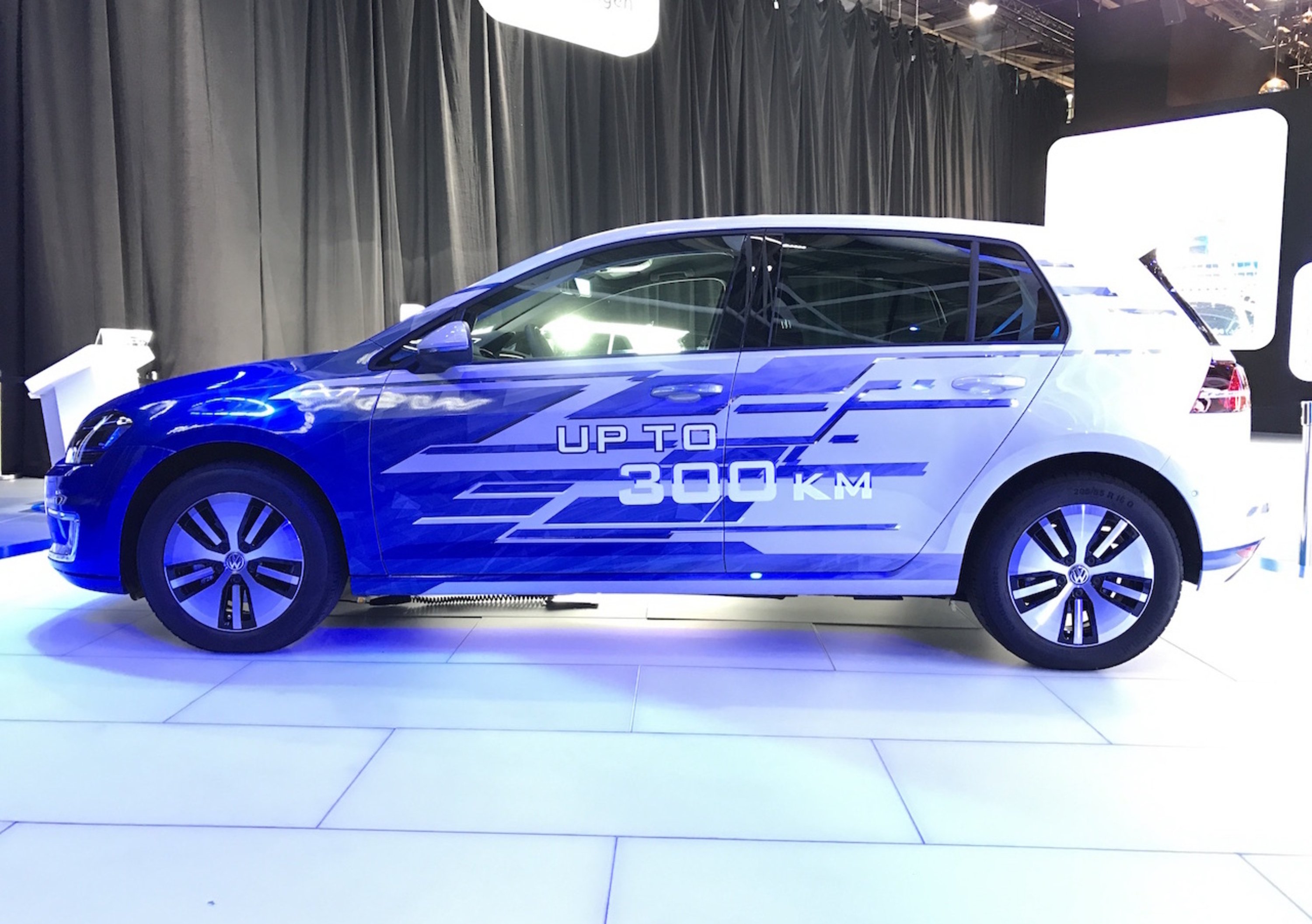 Volkswagen e-Touch Golf al Salone di Parigi 2016