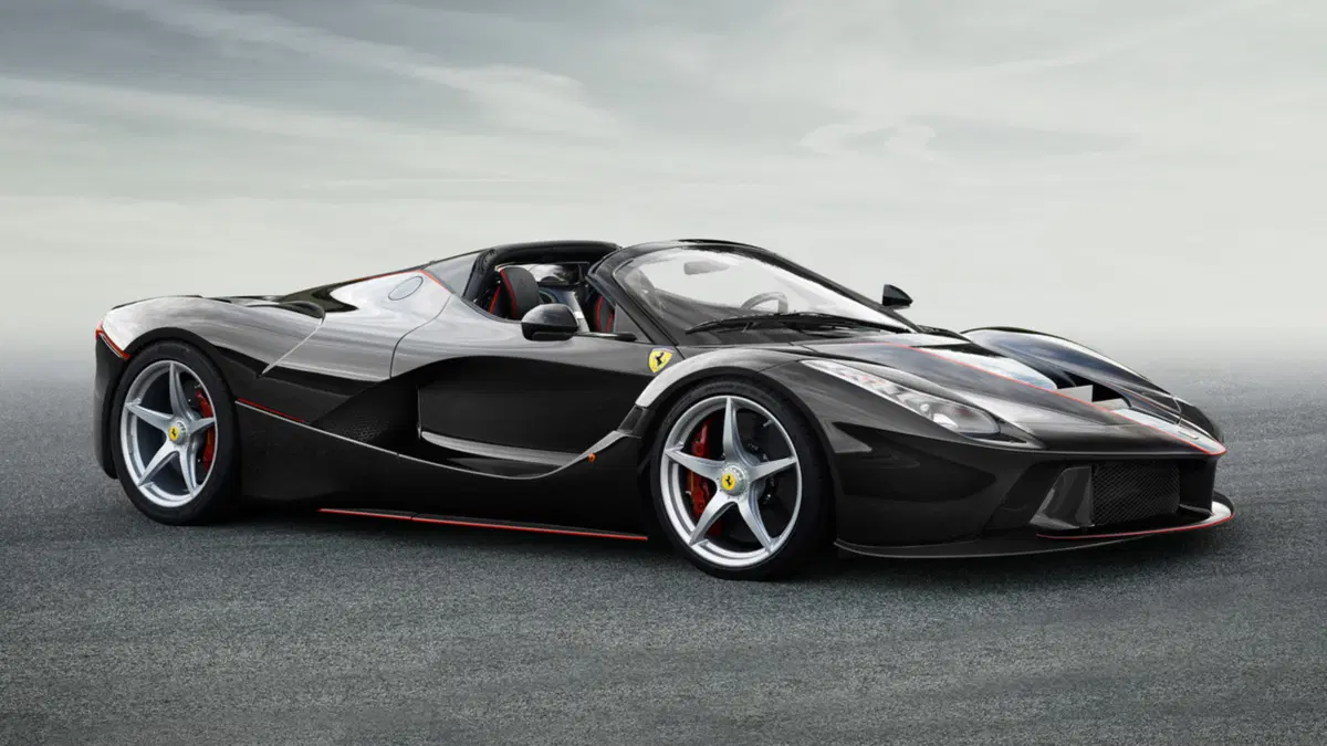 Salone di Parigi 2016, svelata Ferrari LaFerrari Aperta 