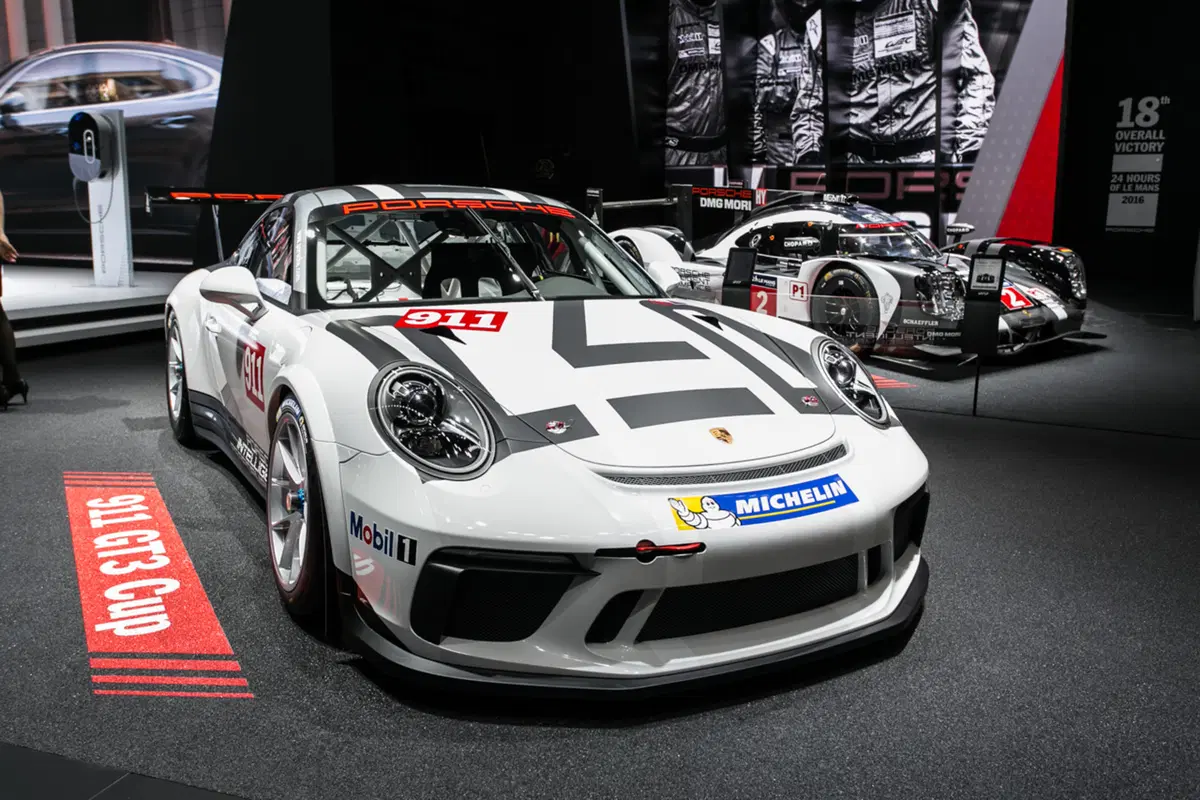Porsche al Salone di Parigi 2016 (4)