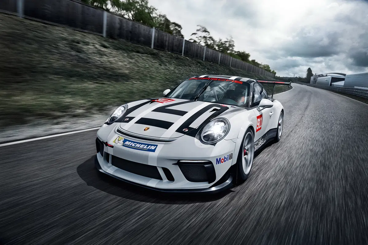 Salone di Parigi 2016, ecco la nuova Porsche 911 GT3 Cup (3)