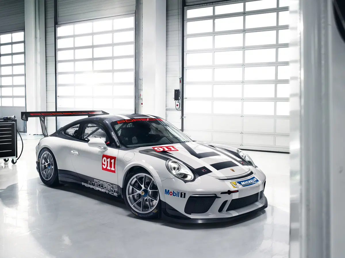 Salone di Parigi 2016, ecco la nuova Porsche 911 GT3 Cup (5)