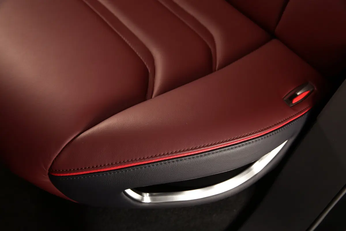 Salone di Parigi 2016: debutto per Mitsubishi GT-PHEV concept (8)