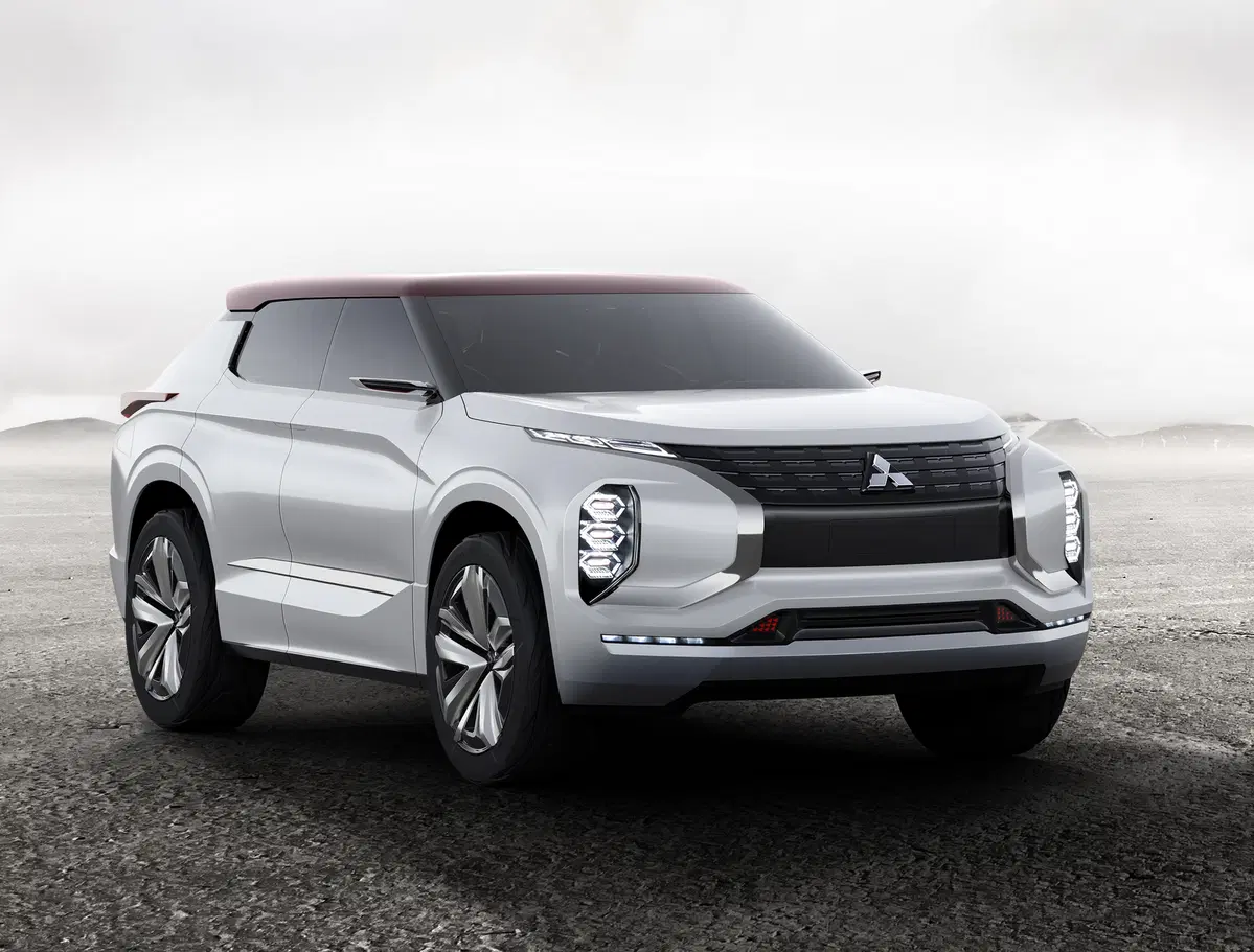 Salone di Parigi 2016: debutto per Mitsubishi GT-PHEV concept (2)